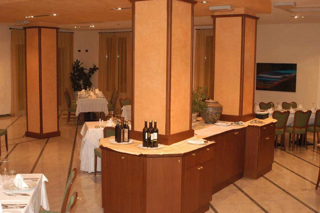 Hotel Conteverde Montecchio Emilia Extérieur photo