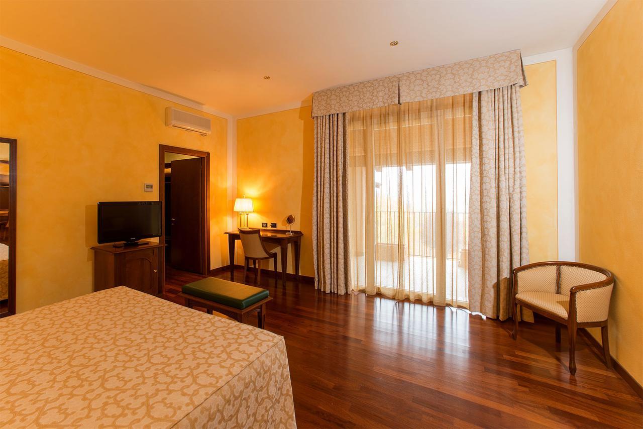 Hotel Conteverde Montecchio Emilia Extérieur photo