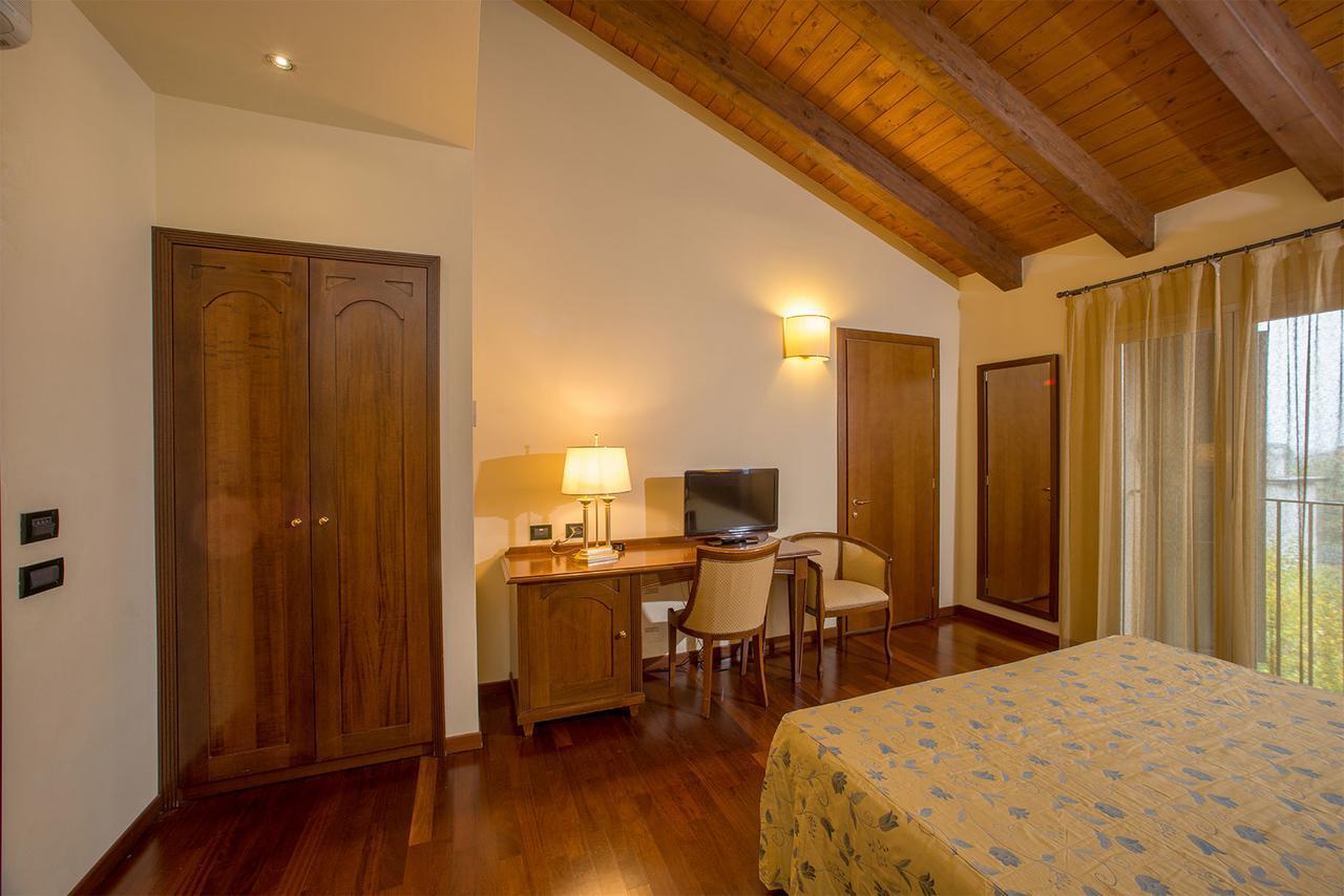 Hotel Conteverde Montecchio Emilia Extérieur photo