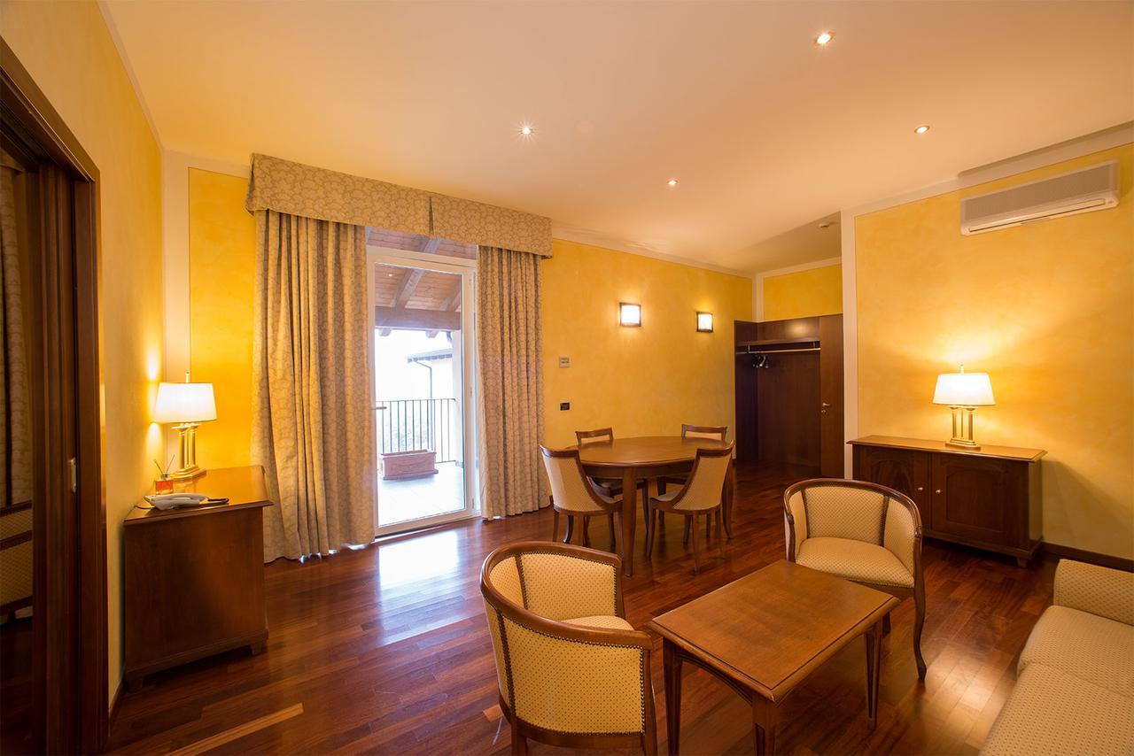Hotel Conteverde Montecchio Emilia Extérieur photo