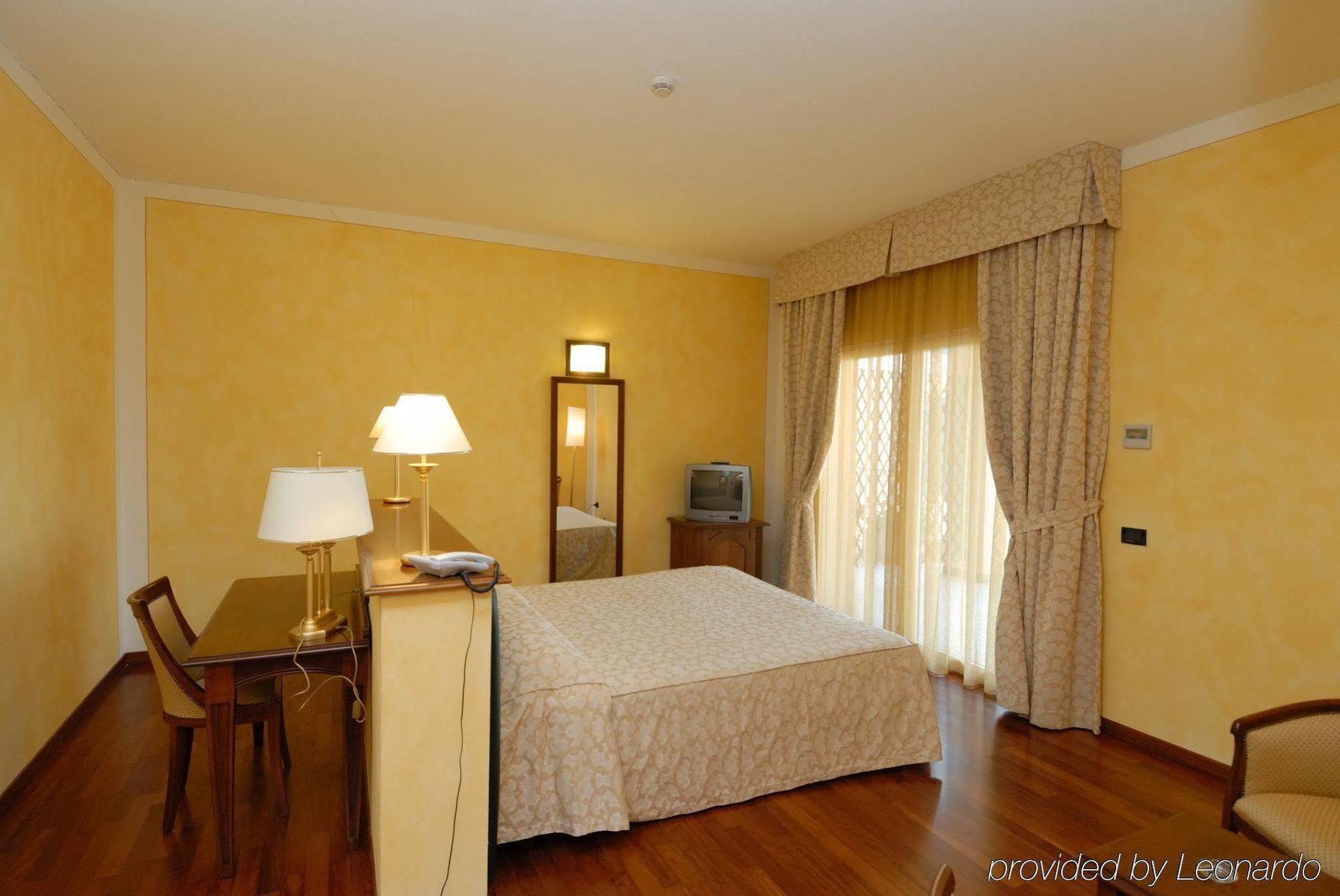 Hotel Conteverde Montecchio Emilia Extérieur photo